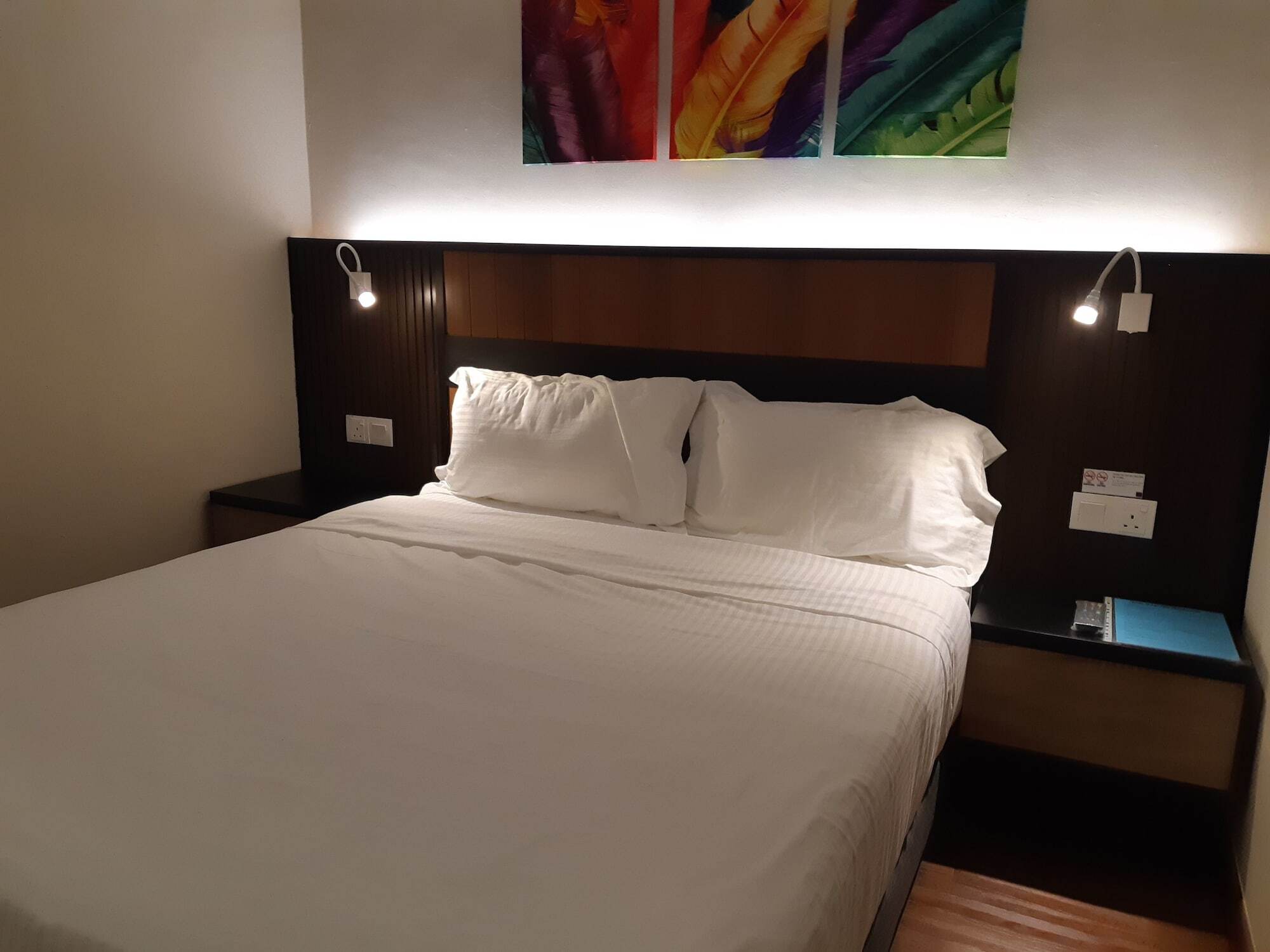 Monaco Hotel Cyber Dzsaja Kültér fotó